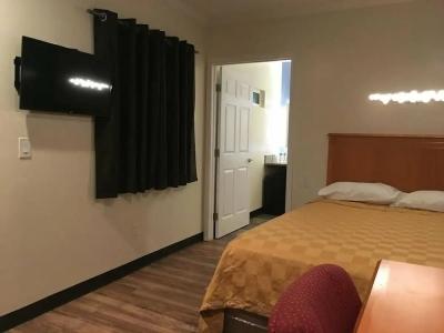 Lincoln Park Motel - 45