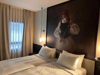 Radisson RED Madrid - 36