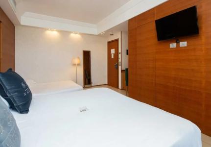 Best Western Maison B - 95