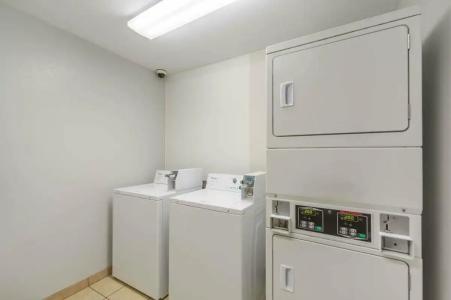 Motel 6-Laredo, TX - Airport - 60