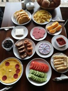 Falcon Cave Suites - 16