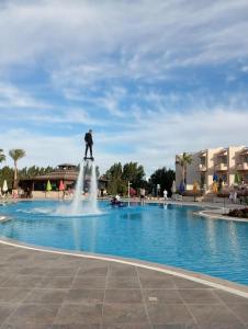 Ivy Cyrene Island Resort - 34