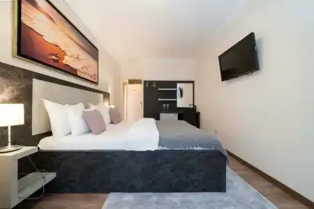 Boutique Momentum by Aycon - 98