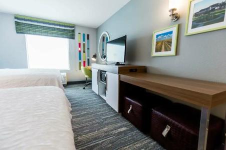 Hampton Inn Bismarck - 36