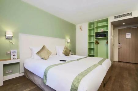 Kyriad Paris 18 - Porte de Clignancourt - Montmartre - 97