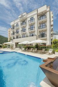 Boutique Momentum by Aycon - 86