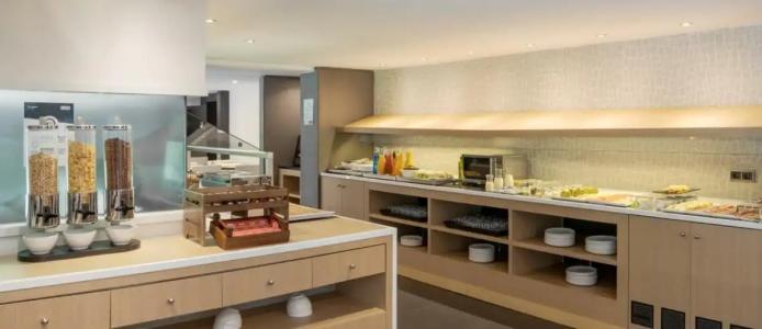 Ilunion Almirante - 83