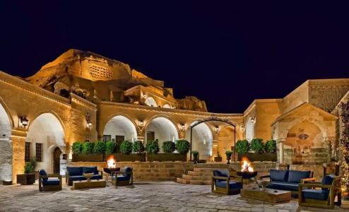 Seraphim Cave Suites & SPA