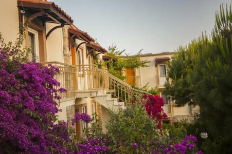 Moonshine & Suites - 51