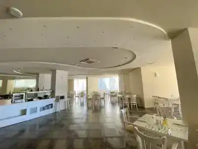 Palm Beach - All Inclusive with Free beach package & Private Beach - 9