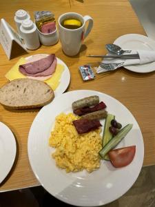 Premier Inn Dubai Investments Park - 84