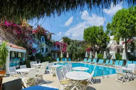 Moonshine & Suites - 33