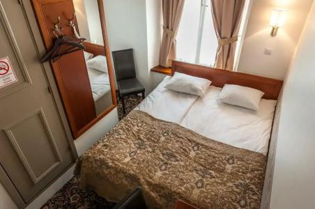 Three Crowns Residents - 47