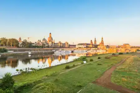 Park Inn by Radisson Dresden - 2