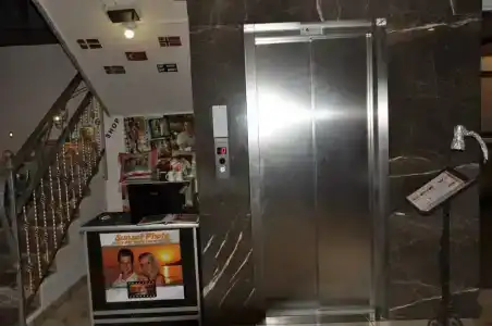 Lavinia Apart & - 72