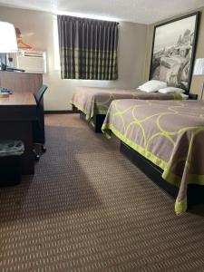 Super 8 by Wyndham Bismarck - 41