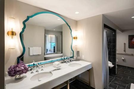 Grand Bohemian Charlotte, Autograph Collection - 6