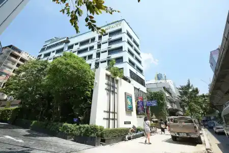 Ruamchitt Plaza - 4
