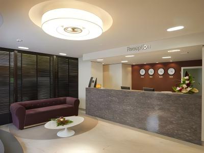 Rosslyn Thracia Sofia - 8