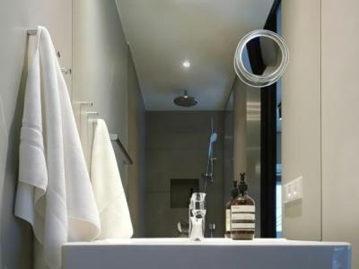 THE FLAG West M. - 52