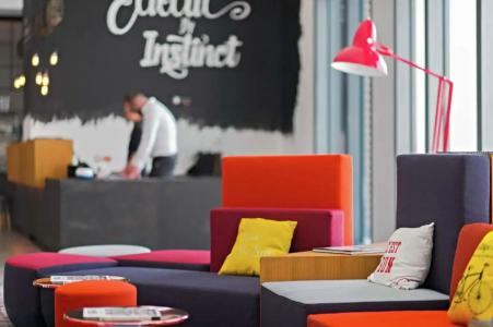Hampton by Hilton Dubai Al Seef - 75