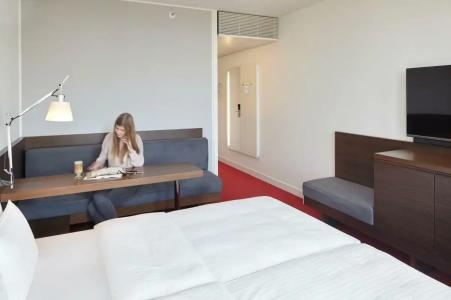 Empire Riverside - 74