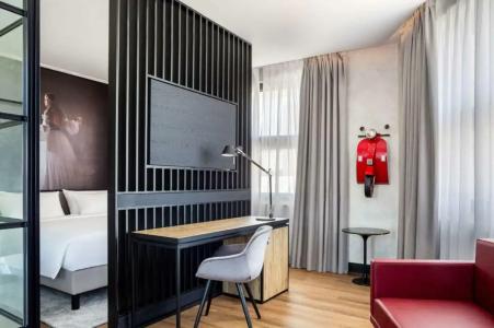 Radisson RED Madrid - 20