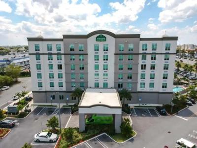 Wingate by Wyndham Miami Airport - 10