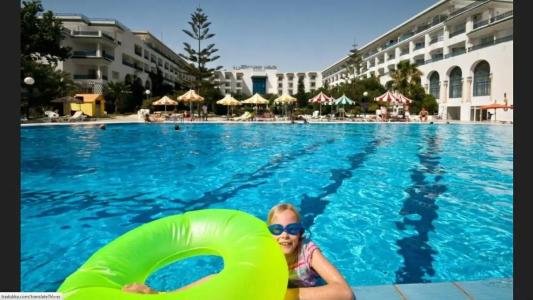 Riviera - Family and couples only - 11