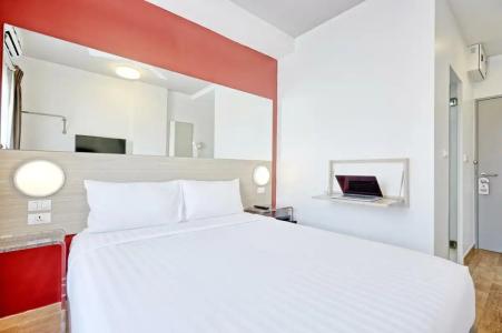 Red Planet Bangkok Asoke - SHA Extra Plus - 63