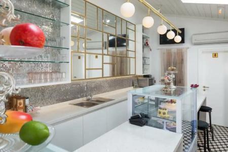 Delight Deluxe & Spa - 55