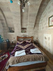 Traveller's Cave - 95