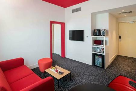 Park Inn by Radisson Dubai Motor City - 29