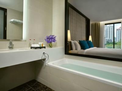 Mövenpick Sukhumvit 15 Bangkok - SHA Extra Plus Certified - 11