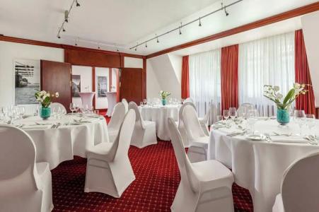 Courtyard by Marriott Hamburg Airport - 81