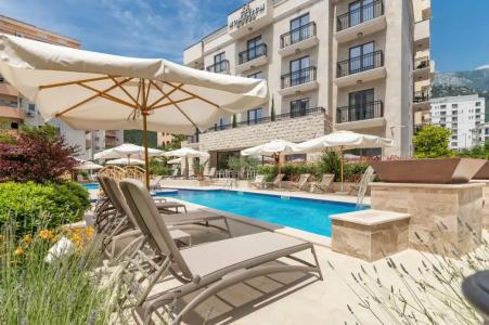 Boutique Momentum by Aycon - 87