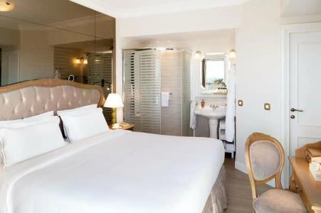 Legacy Gastro Suites - 81