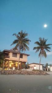 First Villa Beach Resort - 51
