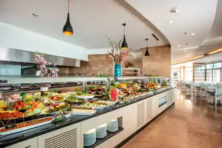 Charisma De Luxe - 3