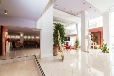 Acropolis Ami Boutique - 86