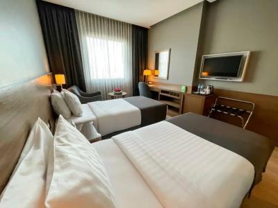 Holiday Inn Bursa - City Centre, an IHG - 1