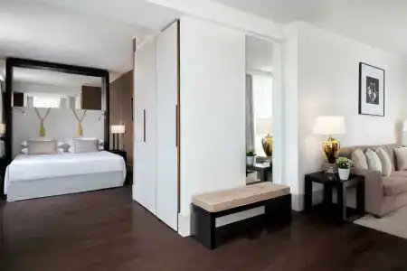 Sina Bernini Bristol, Autograph Collection - 49