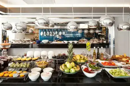 Ramada & Suites by Wyndham Izmir Kemalpasa - 56