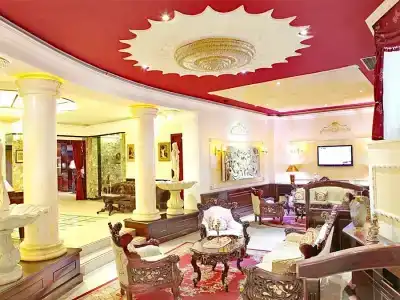 Queen's Astoria Design - 2