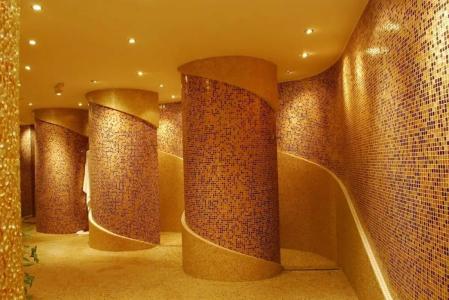 Cosmopolitan & Wellness - 98