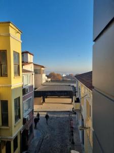 Agora Life - 73