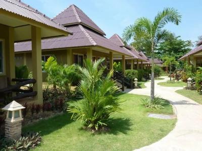 Lanta Castaway Beach Resort - 34
