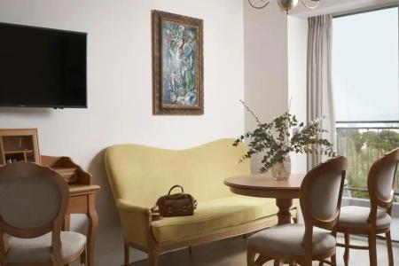 Legacy Gastro Suites - 95