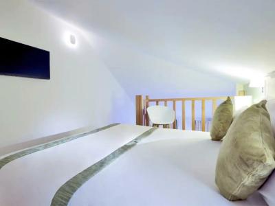 Kyriad Paris 18 - Porte de Clignancourt - Montmartre - 65