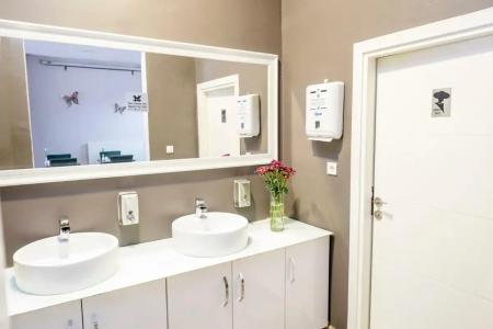 The Corner Inns By Suit - 17